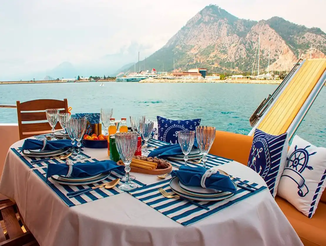 Antalya Yacht Rental 19m Custom 62